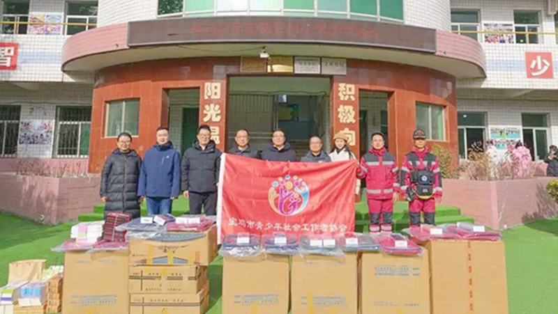 团市委开展“金盾护苗”青少年群体助学关爱活动